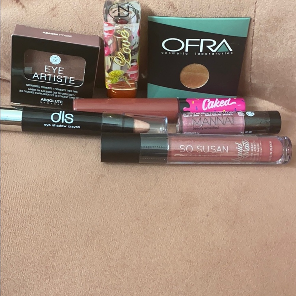 Seven Item Makeup Combo